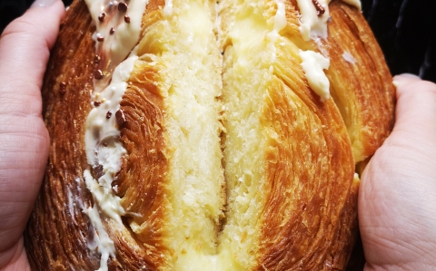 Supreme croissant