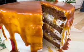Almás-sós karamellás torta