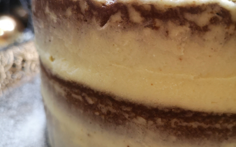 Karácsonyi gránátalmás mézeskalács torta
