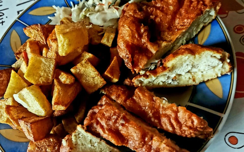 Csirkemell tejfölös-fokhagymás bundában sütve
