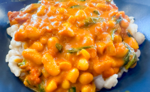 Babos-kókuszos curry nokedlivel
