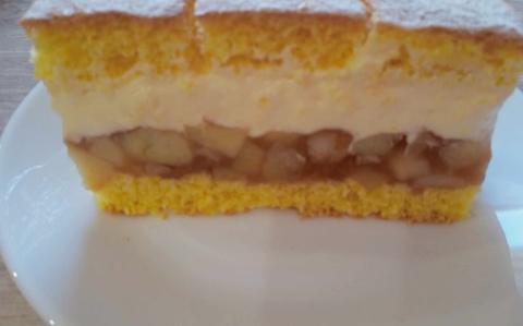 Almás krémes pite