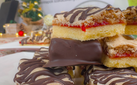 Dióhabos-lekváros linzer