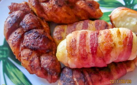 Pulykamell fonatok baconbe csavart burgonyalabdacsokkal