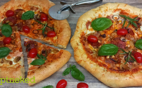 Sajtos szélű pizza